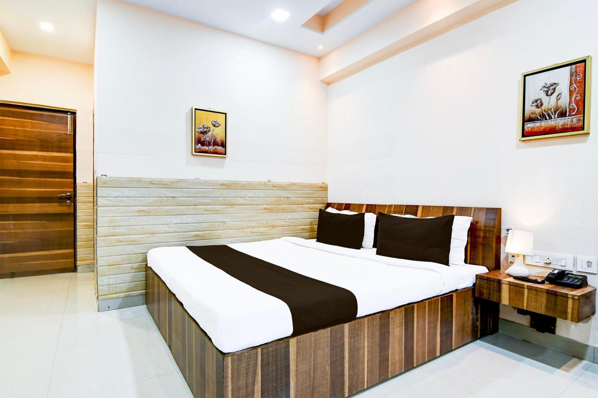 Super Collection O Behala Hotel Bhasa Eksteriør billede